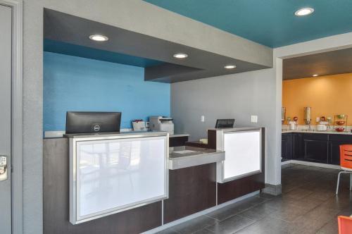 Motel 6 Buttonwillow North