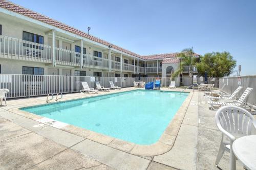 Motel 6 Buttonwillow North
