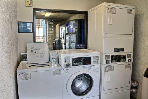 Motel 6 Buttonwillow North