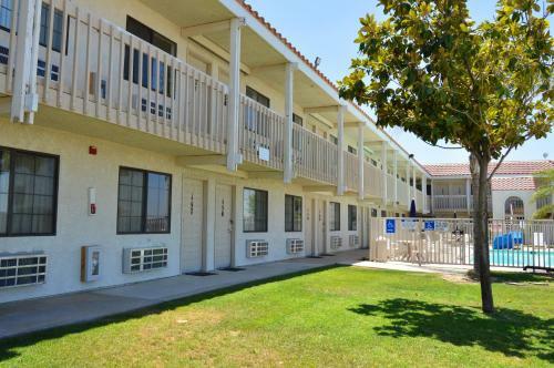 Motel 6 Buttonwillow North