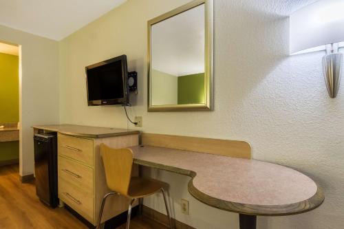 Motel 6 Buttonwillow Central