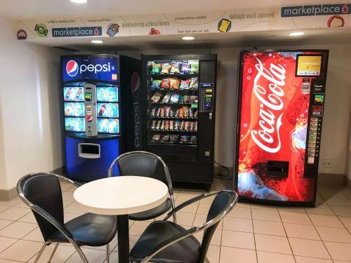 Motel 6 Buttonwillow Central