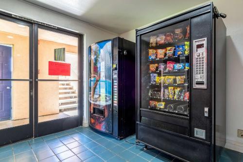 Motel 6 Buttonwillow Central