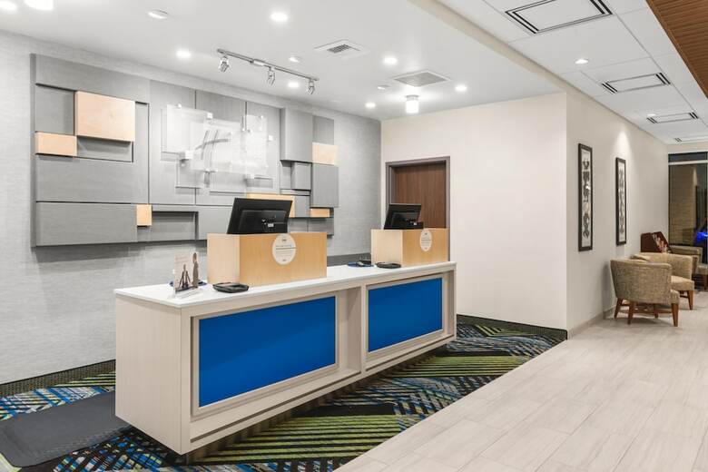 Holiday Inn Express Hotel & Suites Willows