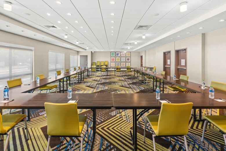 Holiday Inn Express Hotel & Suites Willows