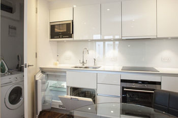 Oxford Street Apartments