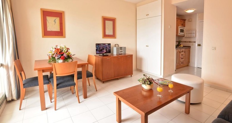Apartamento Select Benal Beach