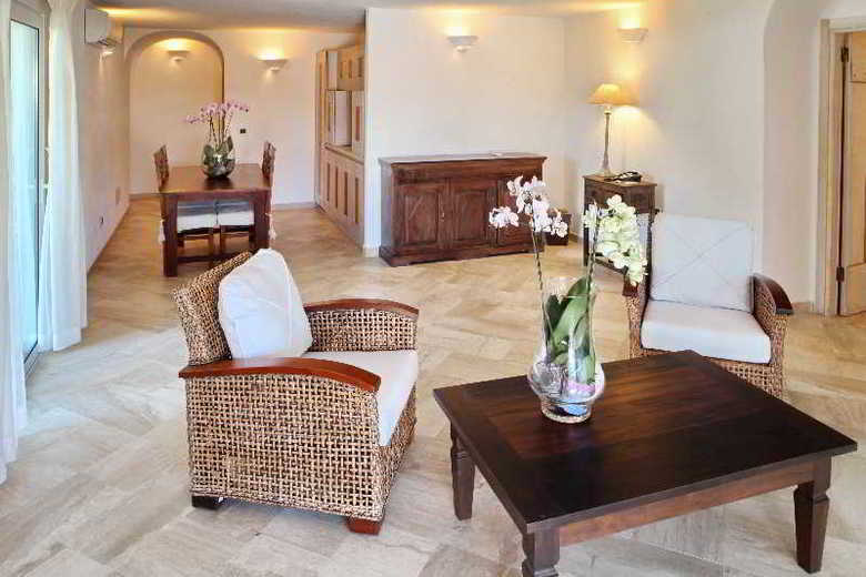 Hotel Residence Living Poltu Quatu