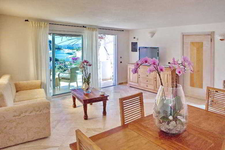 Hotel Residence Living Poltu Quatu