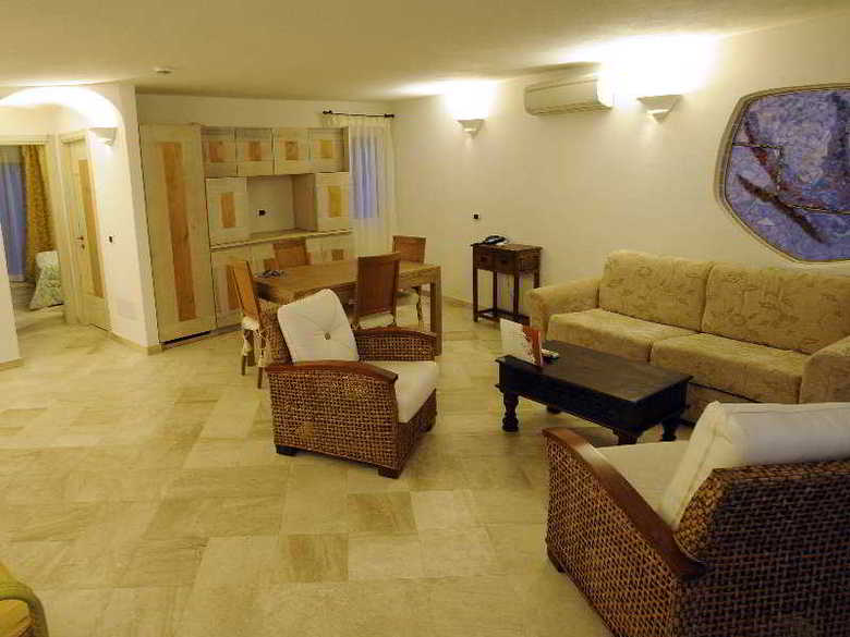 Hotel Residence Living Poltu Quatu