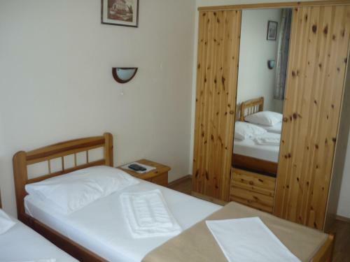 Hostal Rooms Bijela Ru?a