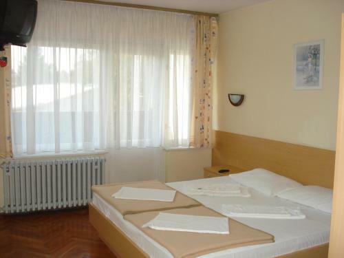 Hostal Rooms Bijela Ru?a