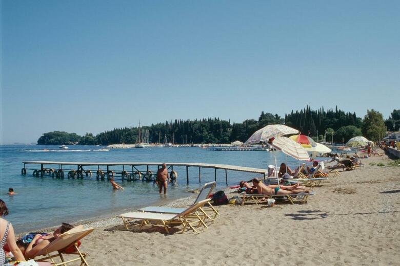 Hotel Ipsos Beach