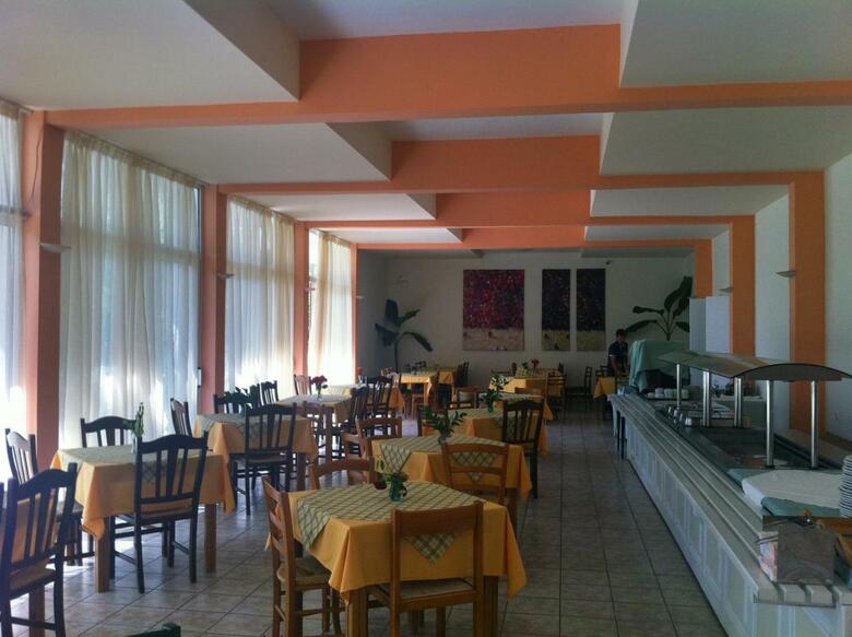Hotel Ipsos Beach