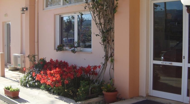 Aparthotel Athina