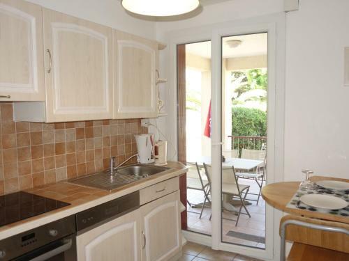 Two-bedroom Apartment R�sidence Aubanel 1