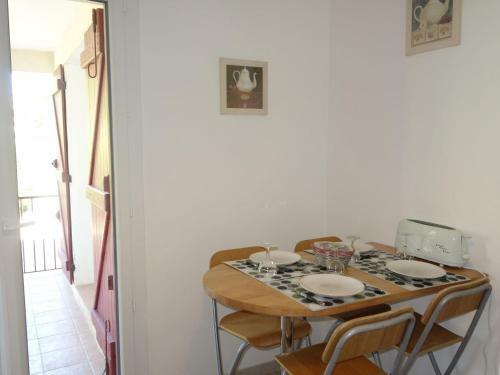 Two-bedroom Apartment R�sidence Aubanel 1