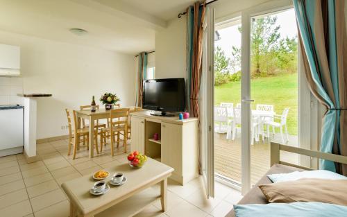 Lagrange Prestige Le Hameau De Peemor Pen