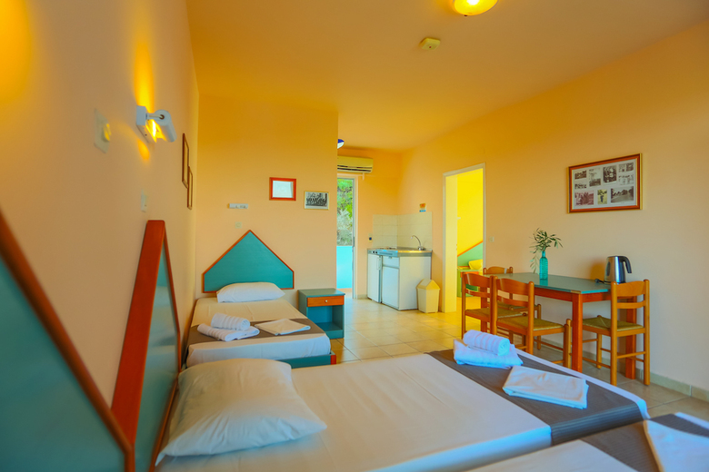Filoxenia Apartments & Studios