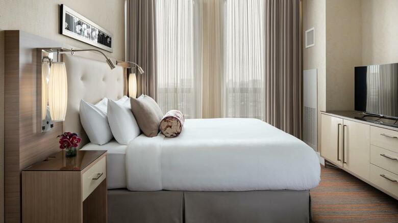 Loews Boston Hotel