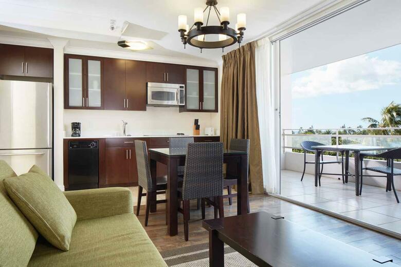 Hotel Regency On Beachwalk Waikiki By Outrigger