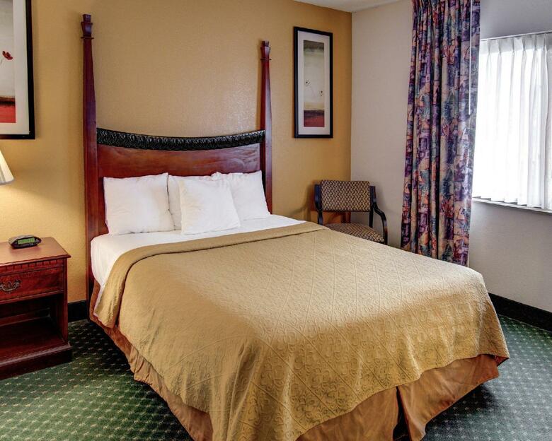 Hotel Quality Inn & Suites