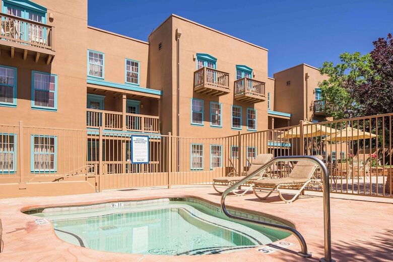 Hotel Villas De Santa Fe