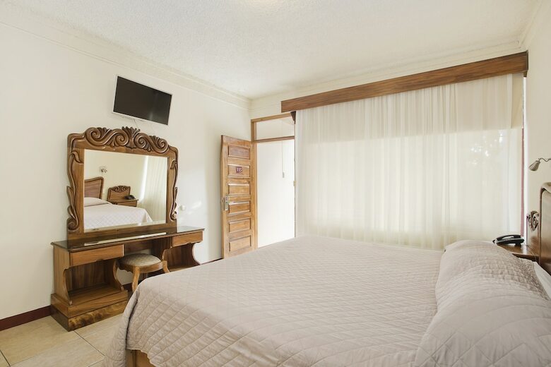 Hotel Boyeros
