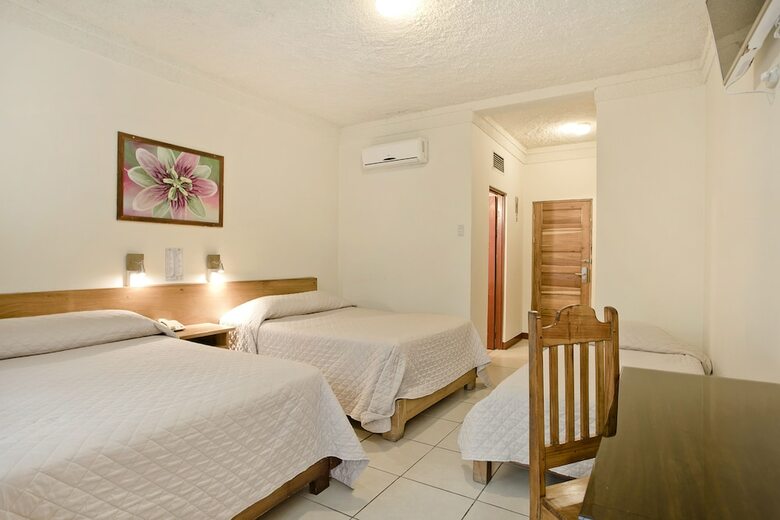 Hotel Boyeros