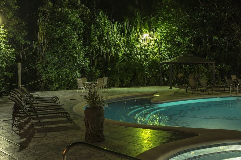 Aninga Lodge