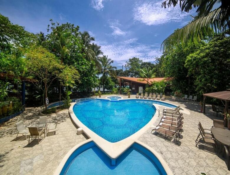 Aninga Lodge