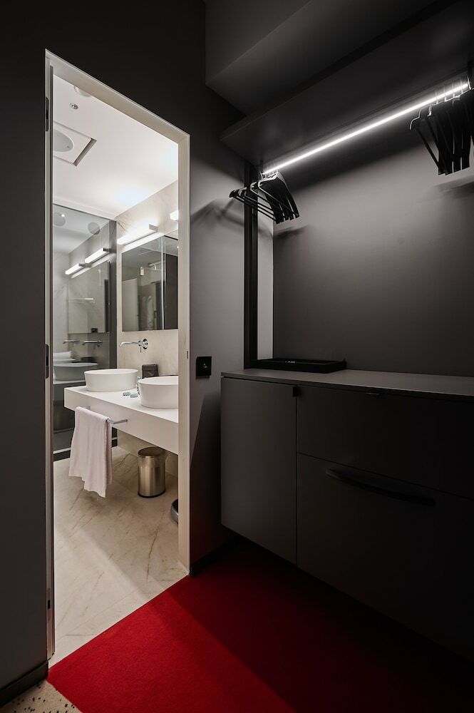 Mytale Creative Academy Hotel