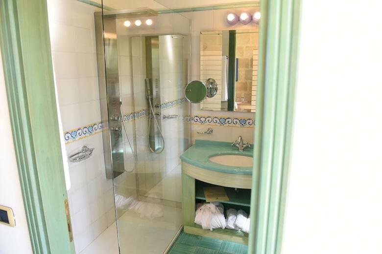 Hotel NH Venus Sea Garden