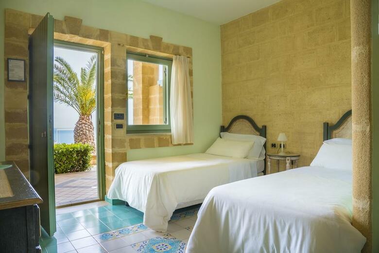 Hotel NH Venus Sea Garden