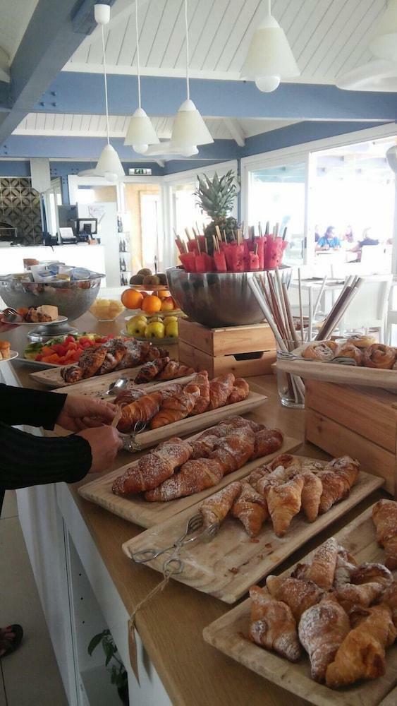 Hotel NH Venus Sea Garden