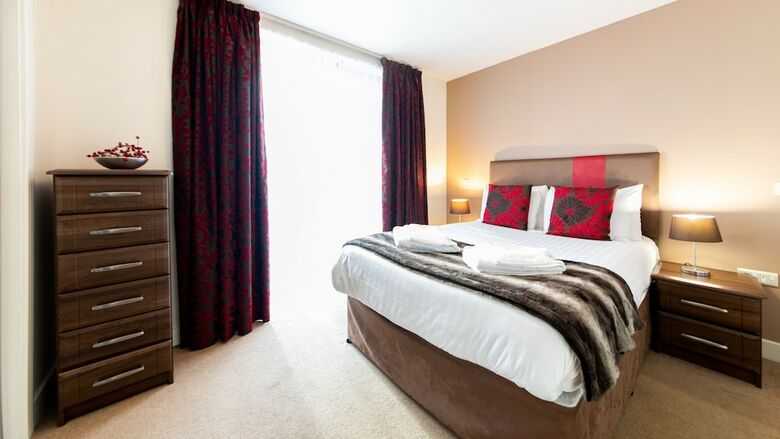 Spires Hotel (two Bedroom) 6 Pax
