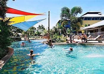 Hostal Nomads Cairns Backpackers