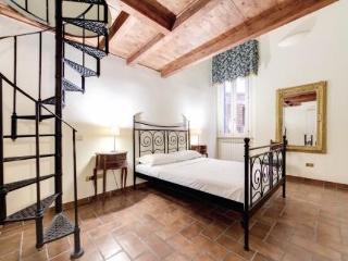 Campo De Fiori Apartment