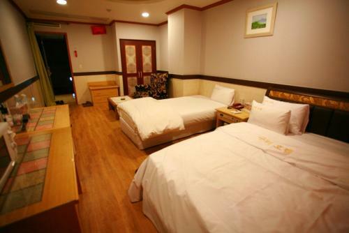 Gumi Metro Hotel