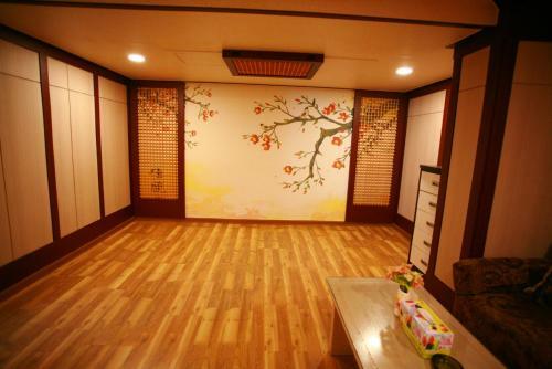 Gumi Metro Hotel