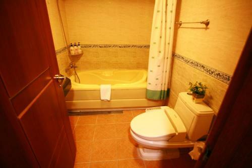 Gumi Metro Hotel