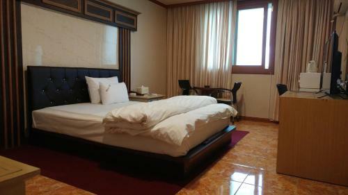 Gumi Metro Hotel