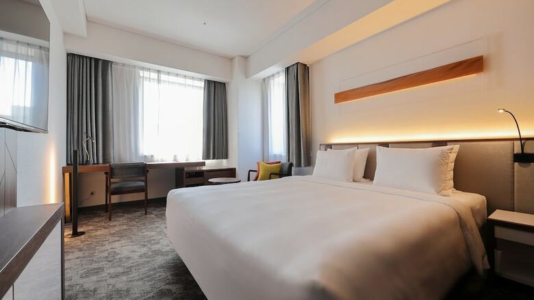 Hotel Ana Holiday Inn Sendai