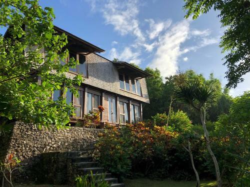 Villa Trevally