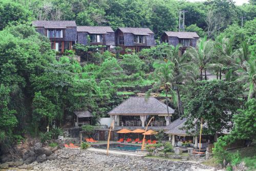 Villa Trevally