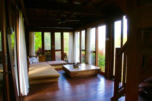 Villa Trevally