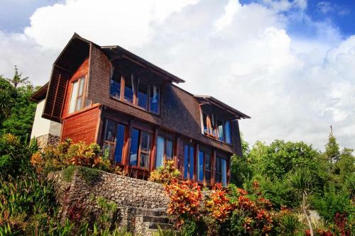 Villa Trevally