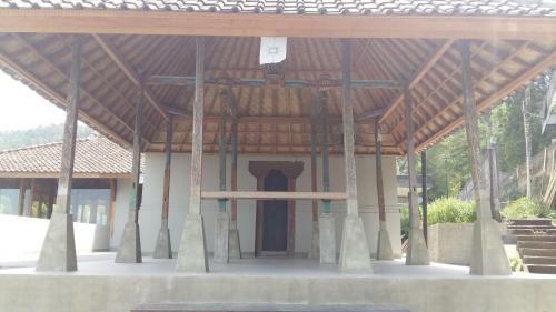Melanting Cottages
