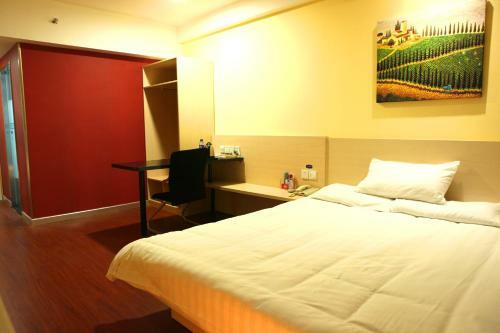 Hanting Hotel Baoding Train Station East Square