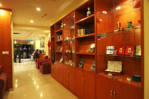 Hanting Hotel Baoding Train Station East Square